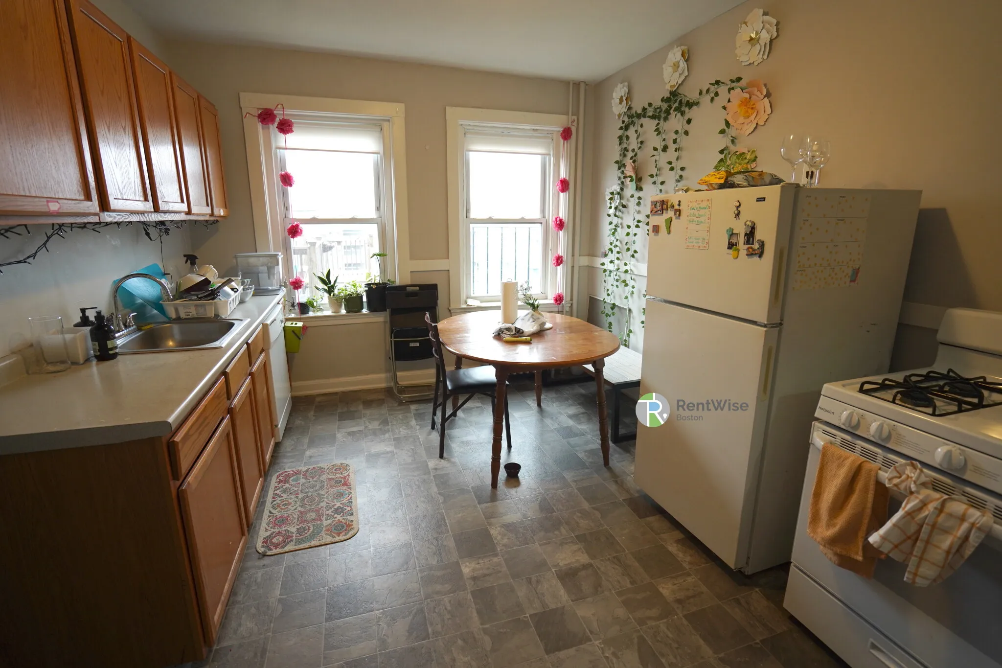 3 bed, 1 bath apartment for rent at 218 South St Unit 5, Jamaica Plain — photo 6 of 20