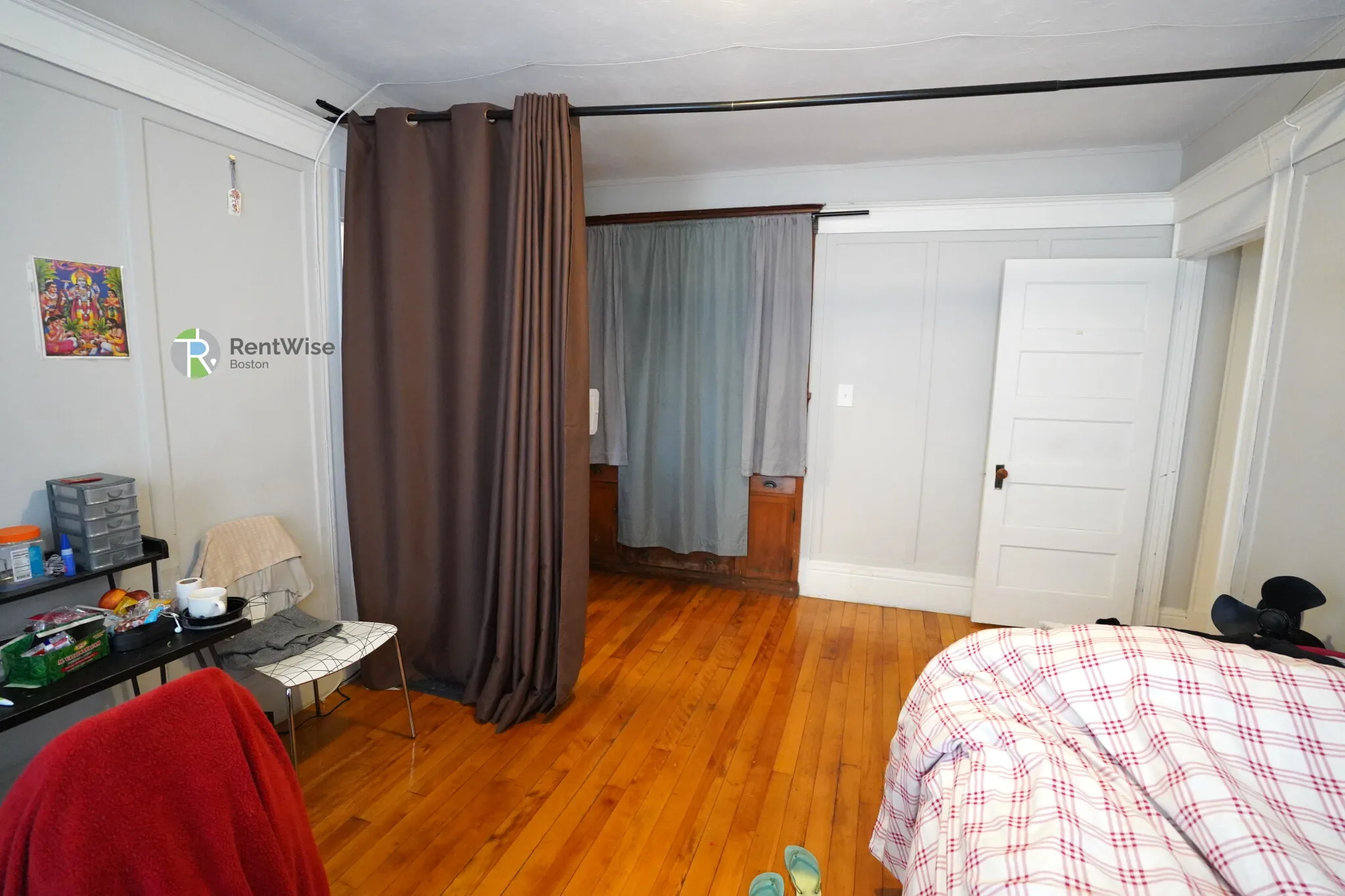 3 bed, 1 bath apartment for rent at 218 South St Unit 5, Jamaica Plain — photo 2 of 20