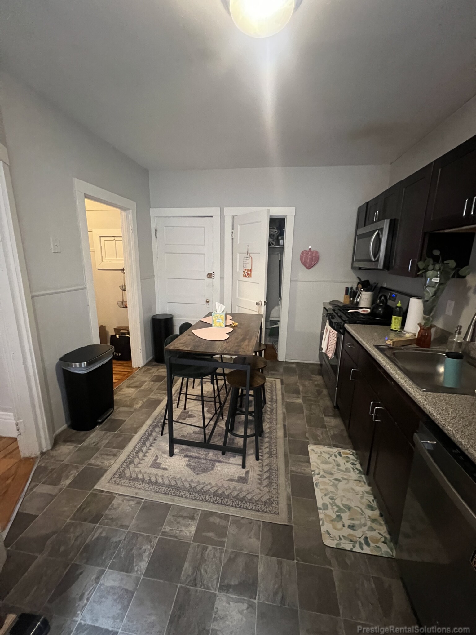 3 bed, 1 bath apartment for rent at 218 South St Unit 7, Jamaica Plain — photo 3 of 11