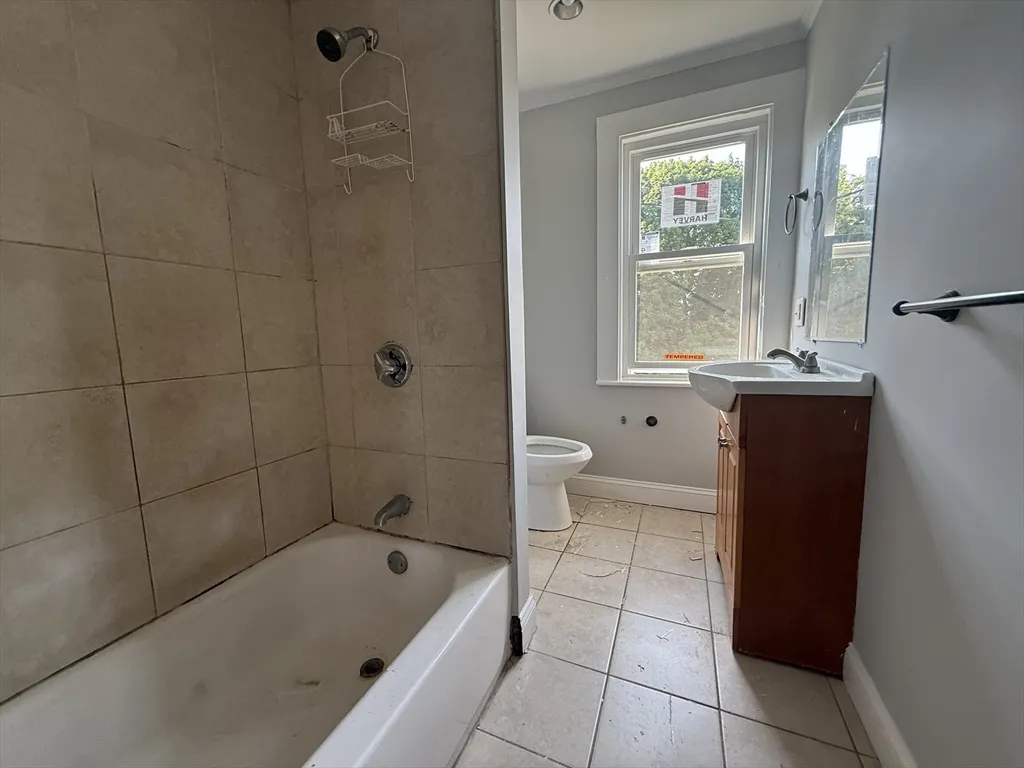 2 bed, 1 bath apartment for rent at 218 Standish Ave Unit 2, Braintree Highlands — photo 8 of 9