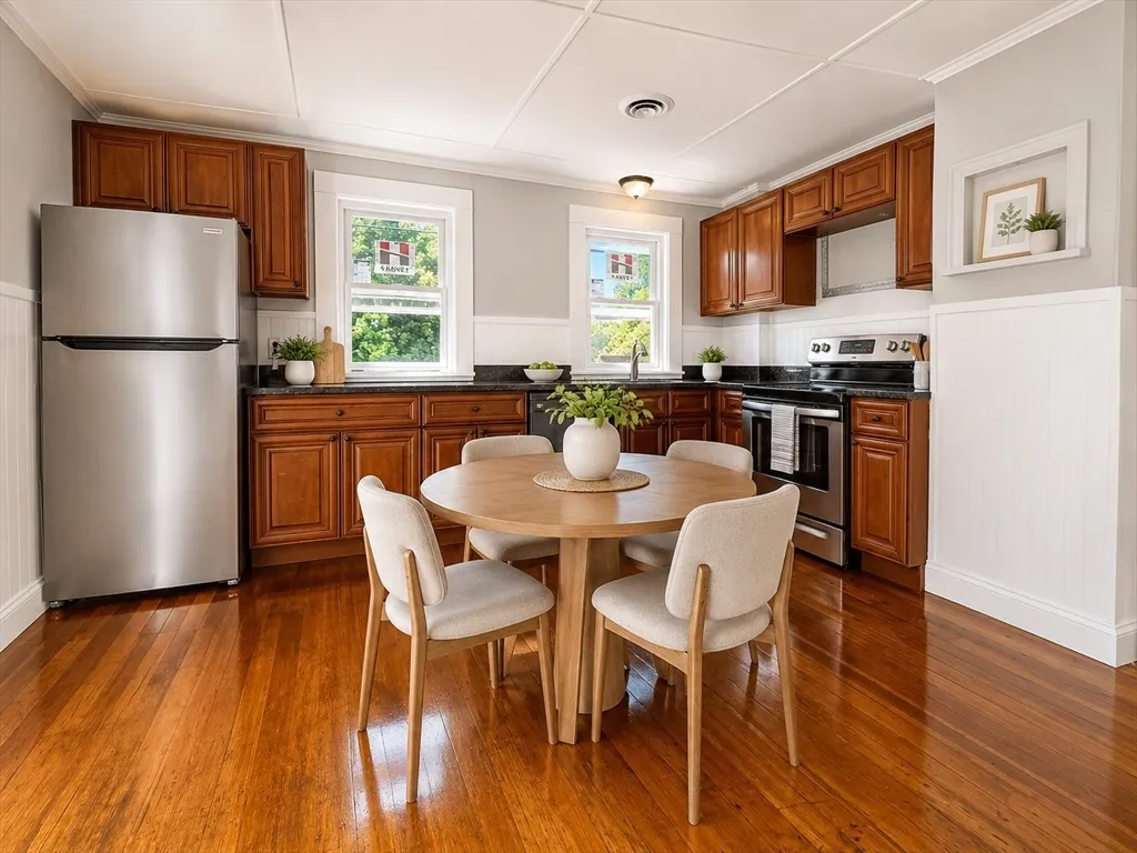 2 bed, 1 bath apartment for rent at 218 Standish Ave Unit 2, Braintree Highlands — photo 2 of 9