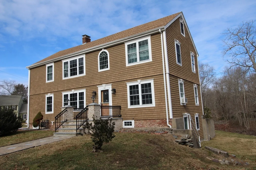 3 bed, 1 bath apartment for rent at 218 Thurber Ave Unit 1, Attleboro