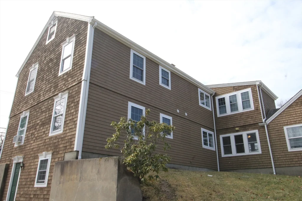 3 bed, 1 bath apartment for rent at 218 Thurber Ave Unit 1, Attleboro — photo 30 of 32