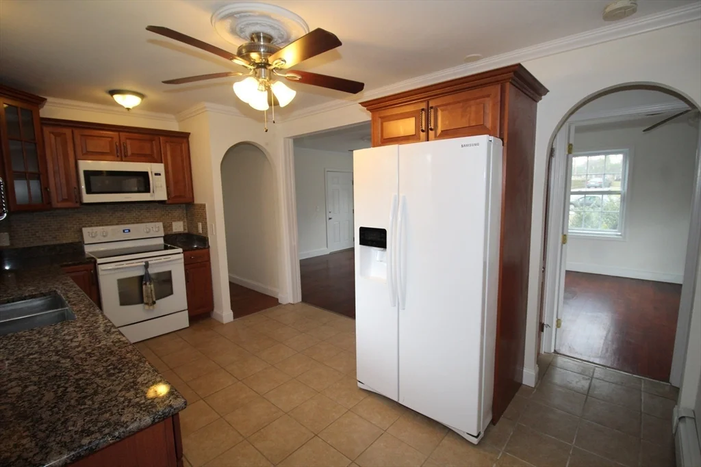 3 bed, 1 bath apartment for rent at 218 Thurber Ave Unit 1, Attleboro — photo 11 of 32