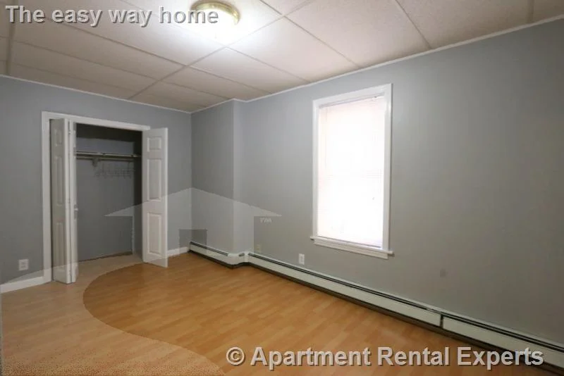 2 bed, 1 bath apartment for rent at 218 Western Ave Unit 1, Riverside — photo 6 of 13