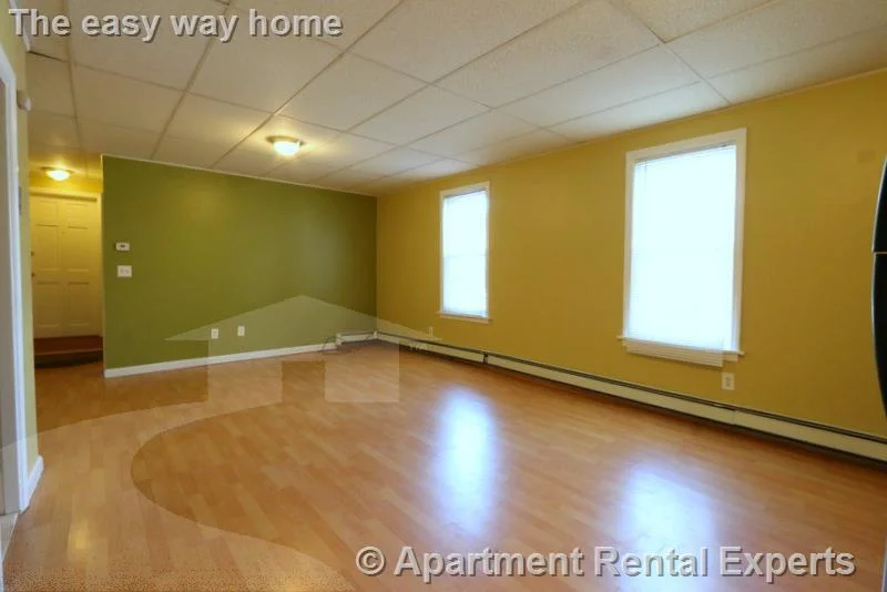 2 bed, 1 bath apartment for rent at 218 Western Ave Unit 1, Riverside — photo 8 of 13