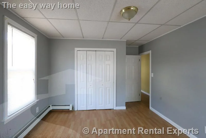2 bed, 1 bath apartment for rent at 218 Western Ave Unit 1, Riverside — photo 5 of 13
