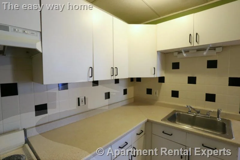 2 bed, 1 bath apartment for rent at 218 Western Ave Unit 1, Riverside — photo 2 of 13