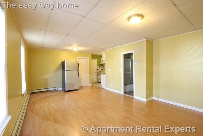 2 bed, 1 bath apartment for rent at 218 Western Ave Unit 1, Riverside — photo 3 of 13