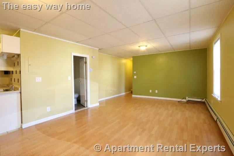 2 bed, 1 bath apartment for rent at 218 Western Ave Unit 1, Riverside — photo 9 of 13