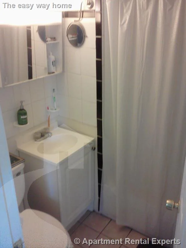 3 bed, 1 bath apartment for rent at 218 Western Ave Unit 2, Riverside — photo 8 of 8