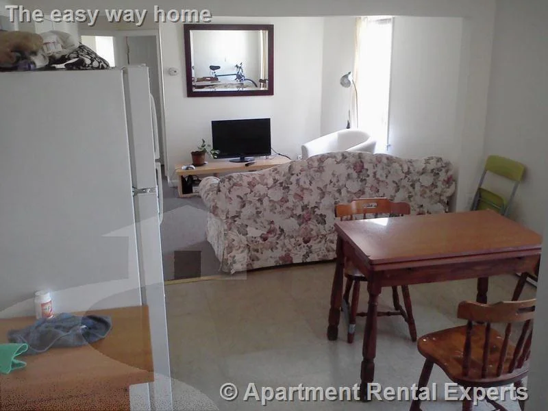 3 bed, 1 bath apartment for rent at 218 Western Ave Unit 2, Riverside — photo 3 of 8