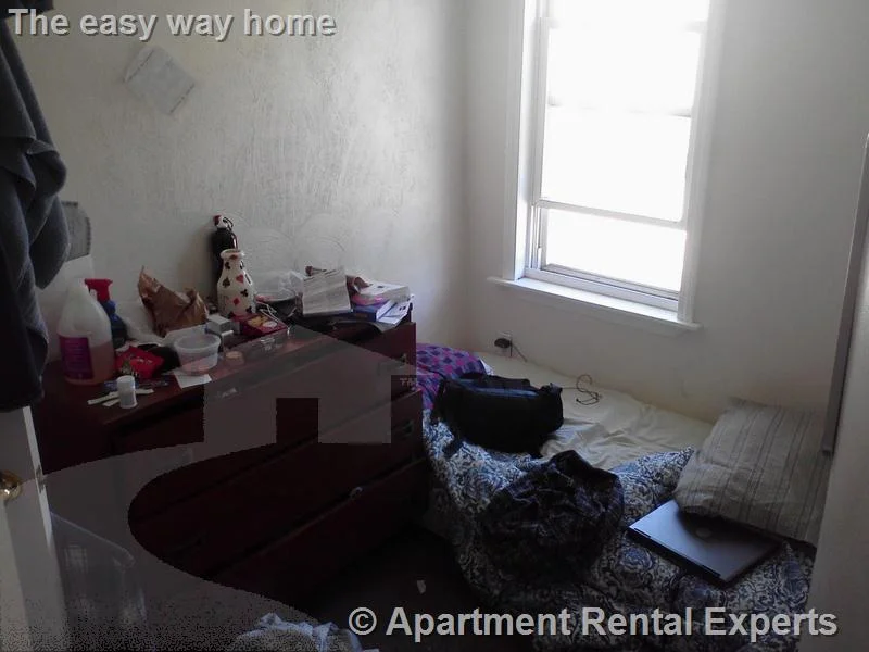 3 bed, 1 bath apartment for rent at 218 Western Ave Unit 2, Riverside — photo 5 of 8