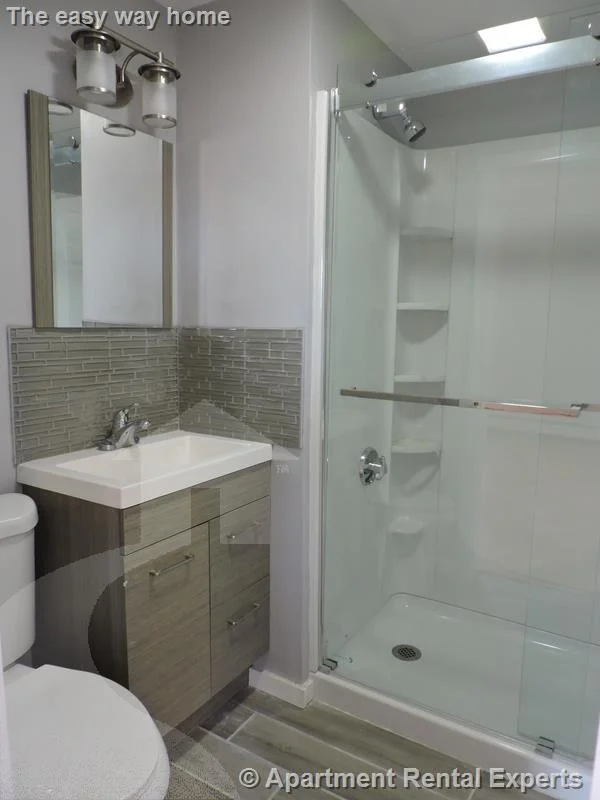 3 bed, 1 bath apartment for rent at 218 Western Ave Unit 3, Riverside — photo 3 of 10