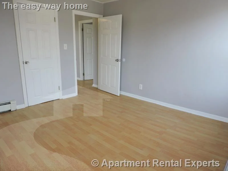 3 bed, 1 bath apartment for rent at 218 Western Ave Unit 3, Riverside — photo 7 of 10