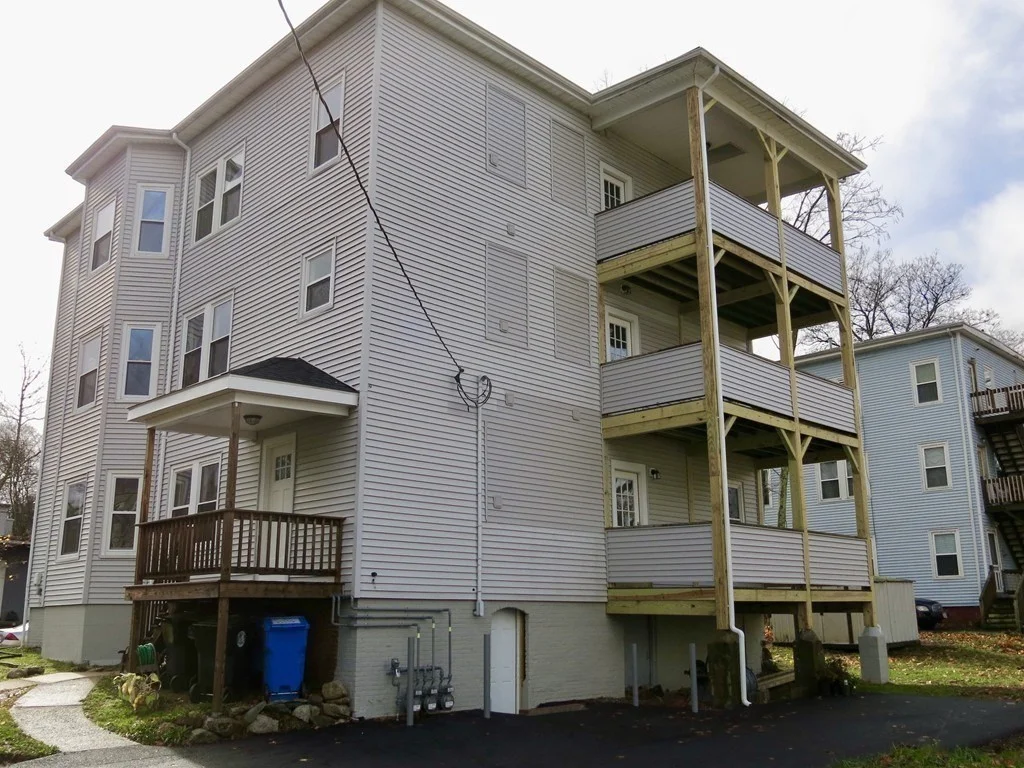 3 bed, 1 bath apartment for rent at 218 Whitman Ave Unit 2, Whitman — photo 3 of 15