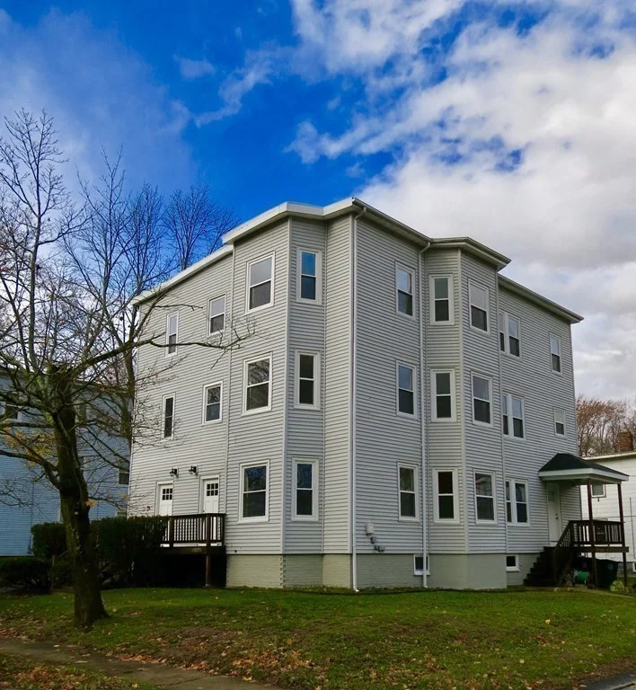 3 bed, 1 bath apartment for rent at 218 Whitman Ave Unit 2, Whitman — photo 2 of 15