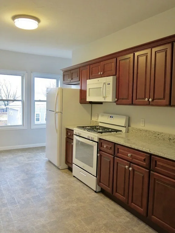 3 bed, 1 bath apartment for rent at 218 Whitman Ave Unit 2, Whitman — photo 5 of 15