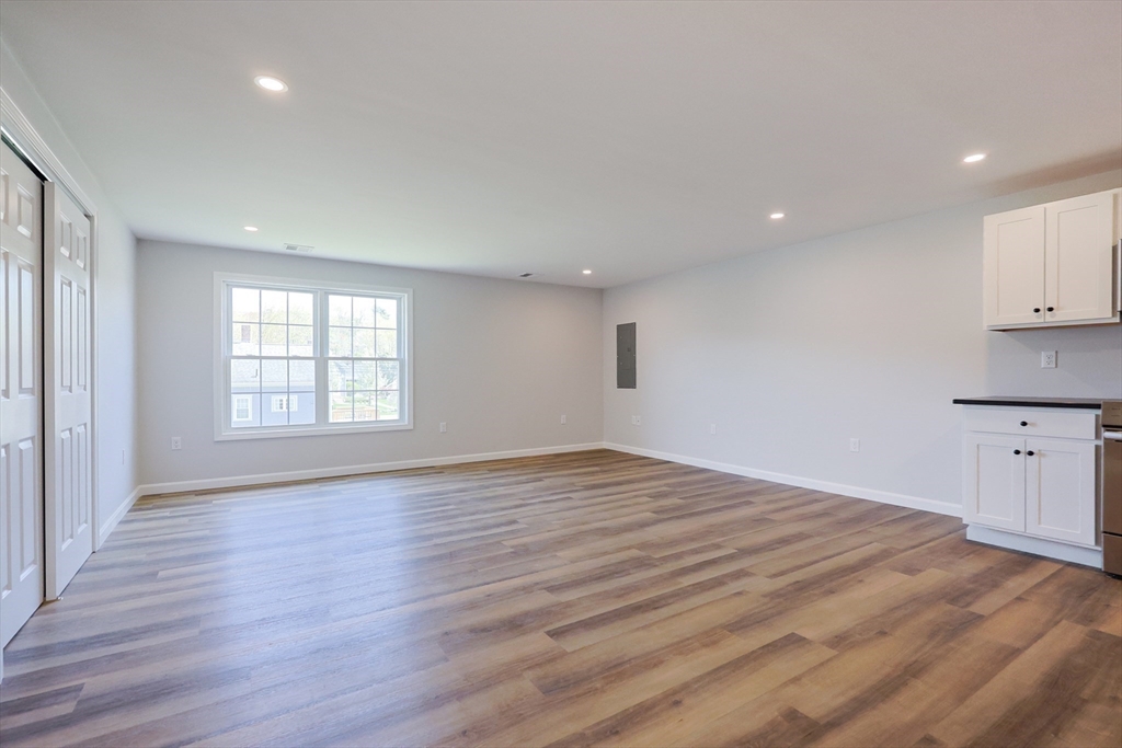 2 bed, 1 bath apartment for rent at 218R South Unit R, Plainville — photo 4 of 17