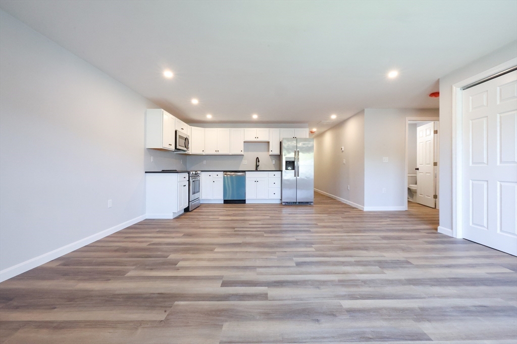 2 bed, 1 bath apartment for rent at 218R South Unit R, Plainville — photo 5 of 17