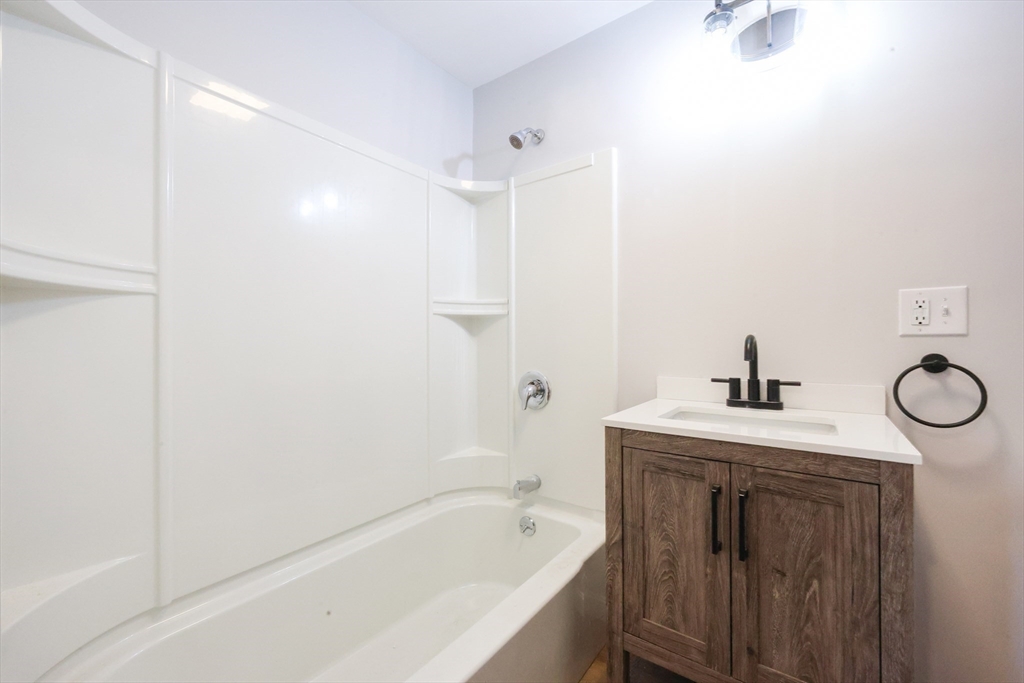 2 bed, 1 bath apartment for rent at 218R South Unit R, Plainville — photo 7 of 17