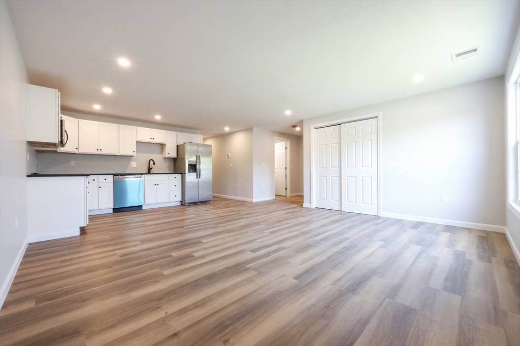 2 bed, 1 bath apartment for rent at 218R South Unit R, Plainville — photo 3 of 17
