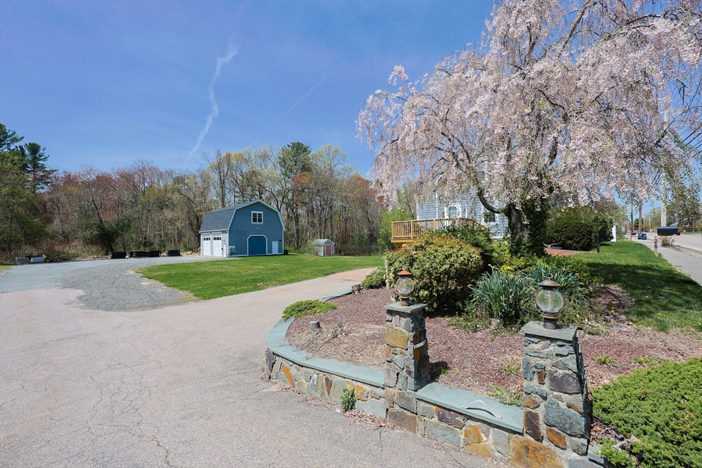 2 bed, 1 bath apartment for rent at 218R South Unit R, Plainville — photo 1 of 17