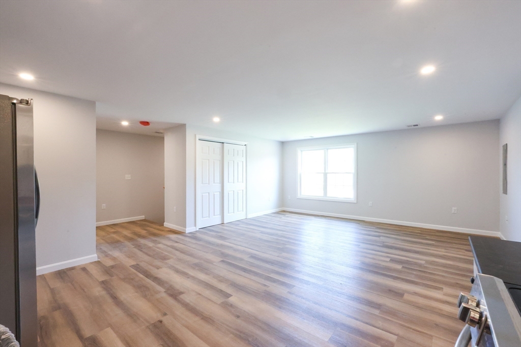2 bed, 1 bath apartment for rent at 218R South Unit R, Plainville — photo 6 of 17