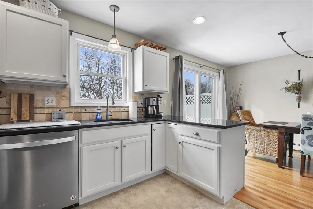 3 bed, 2 bath apartment for rent at 219 Beach Rd Unit 2, Salisbury — photo 4 of 30