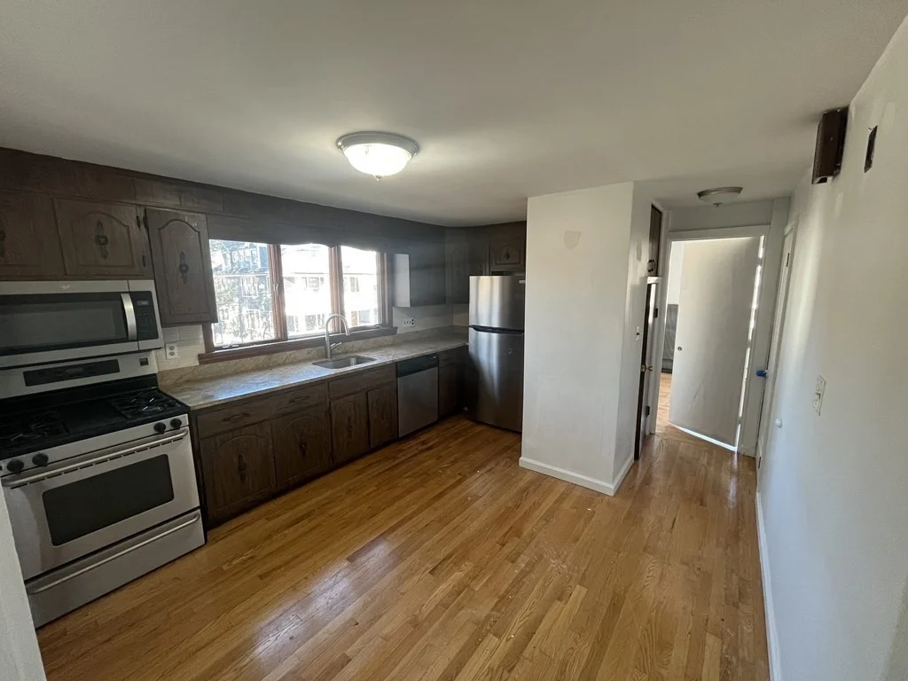 3 bed, 1 bath apartment for rent at 219 Broadway St Unit 2, Arlington — photo 4 of 12