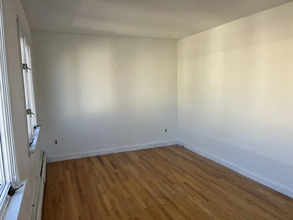 3 bed, 1 bath apartment for rent at 219 Broadway St Unit 2, Arlington — photo 3 of 12
