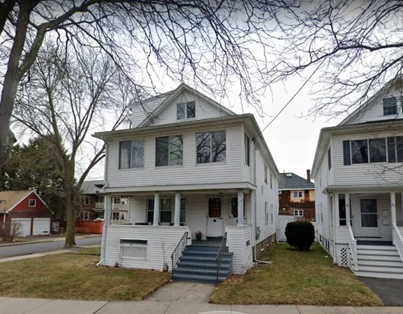 2 bed, 1 bath apartment for rent at 219 Broadway Unit 3, Arlington
