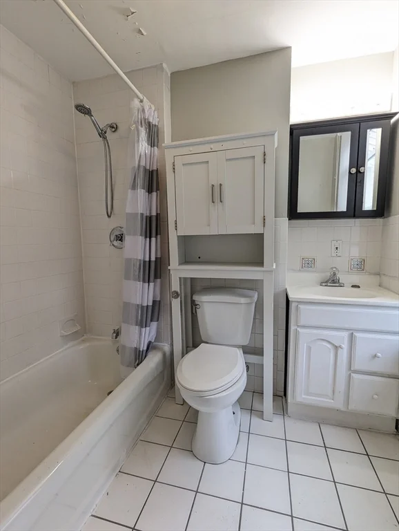 2 bed, 1 bath apartment for rent at 219 Green St Unit 2, Central Square — photo 6 of 7