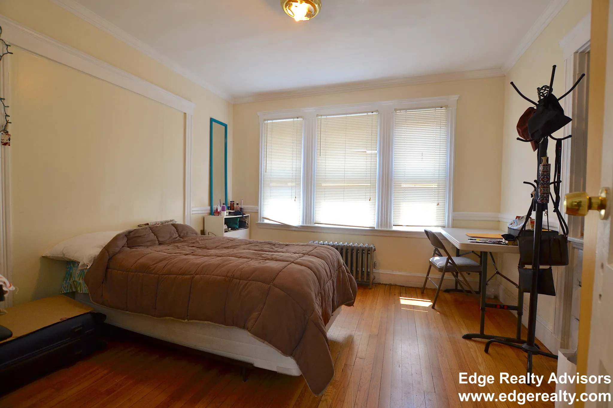 5 bed, 2 bath apartment for rent at 219 Harvard St Unit 1, Allston — photo 6 of 12