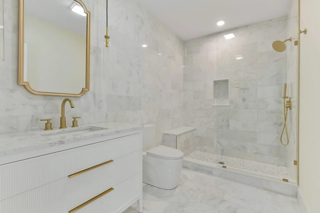 2 bed, 2 bath apartment for rent at 219 Paris Unit 4, East Boston — photo 7 of 13