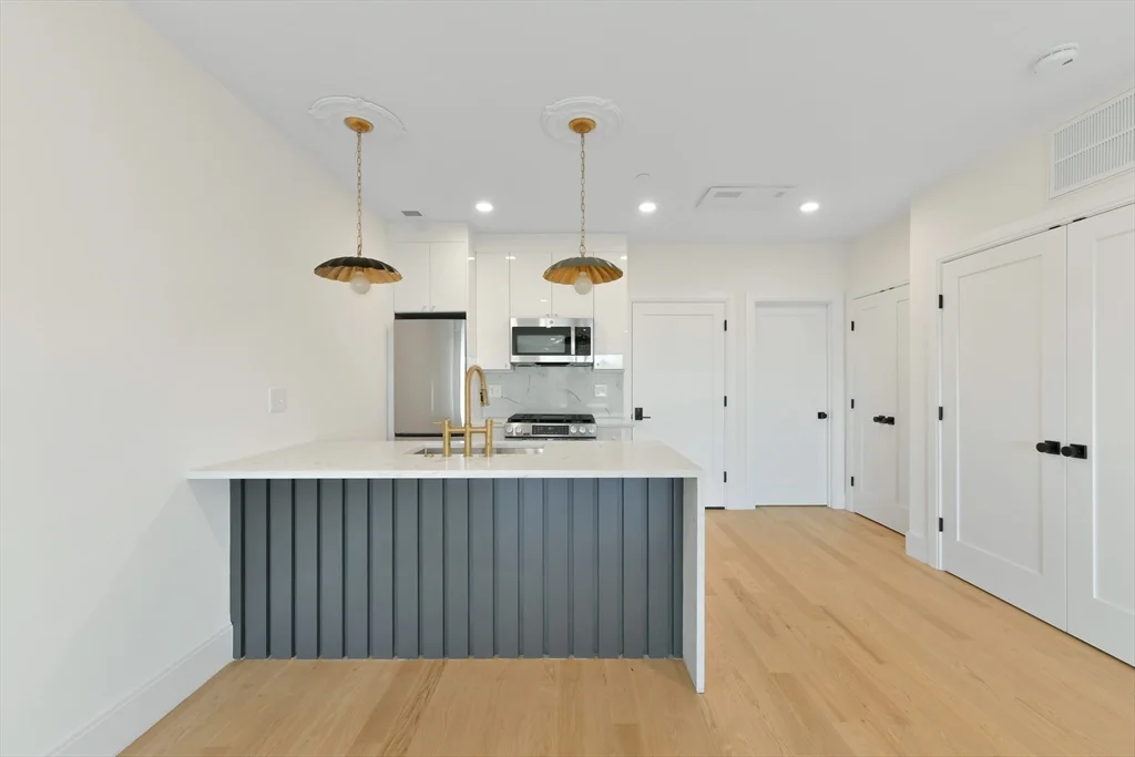 2 bed, 2 bath apartment for rent at 219 Paris Unit 4, East Boston