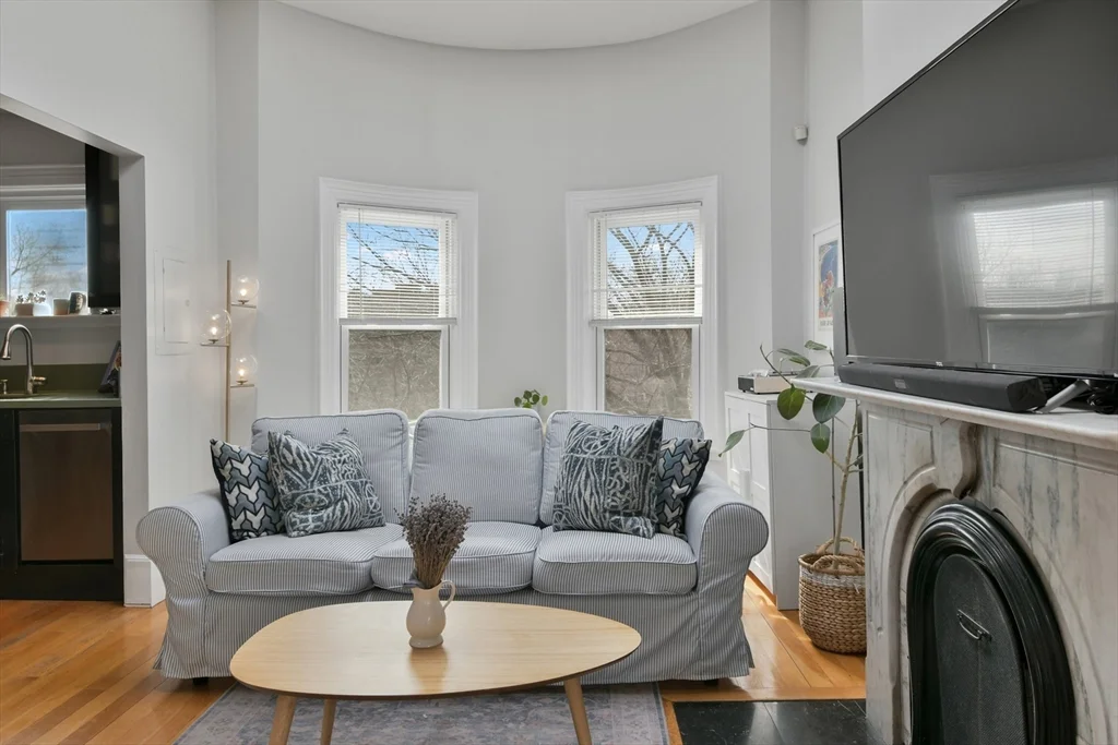 1 bed, 1 bath apartment for rent at 219 W Newton St Unit 4, South End