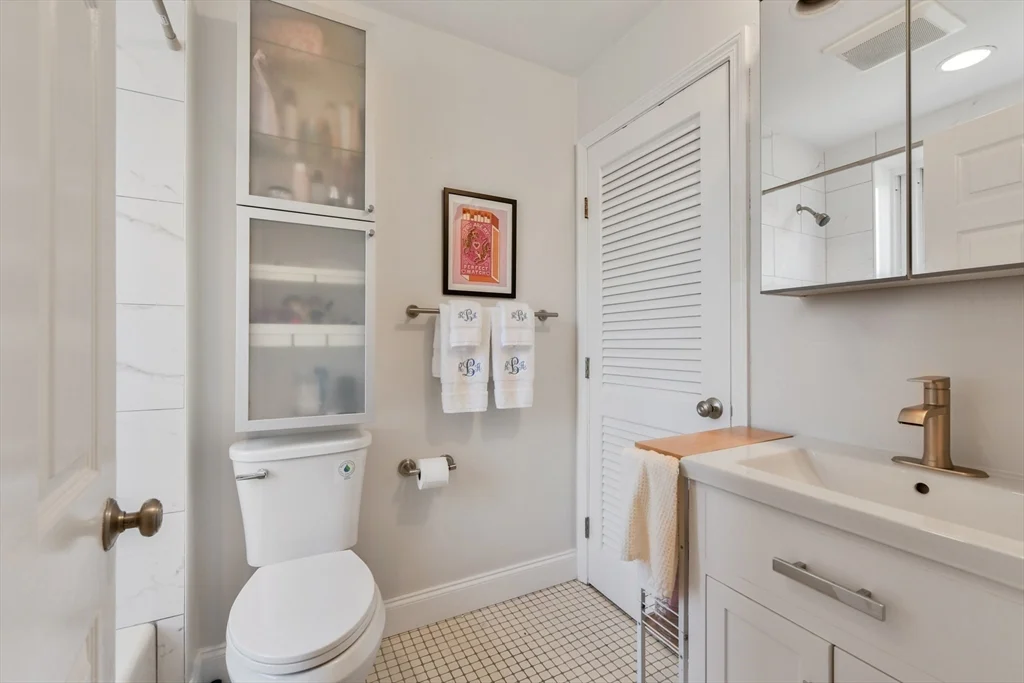 1 bed, 1 bath apartment for rent at 219 W Newton St Unit 4, South End — photo 11 of 19