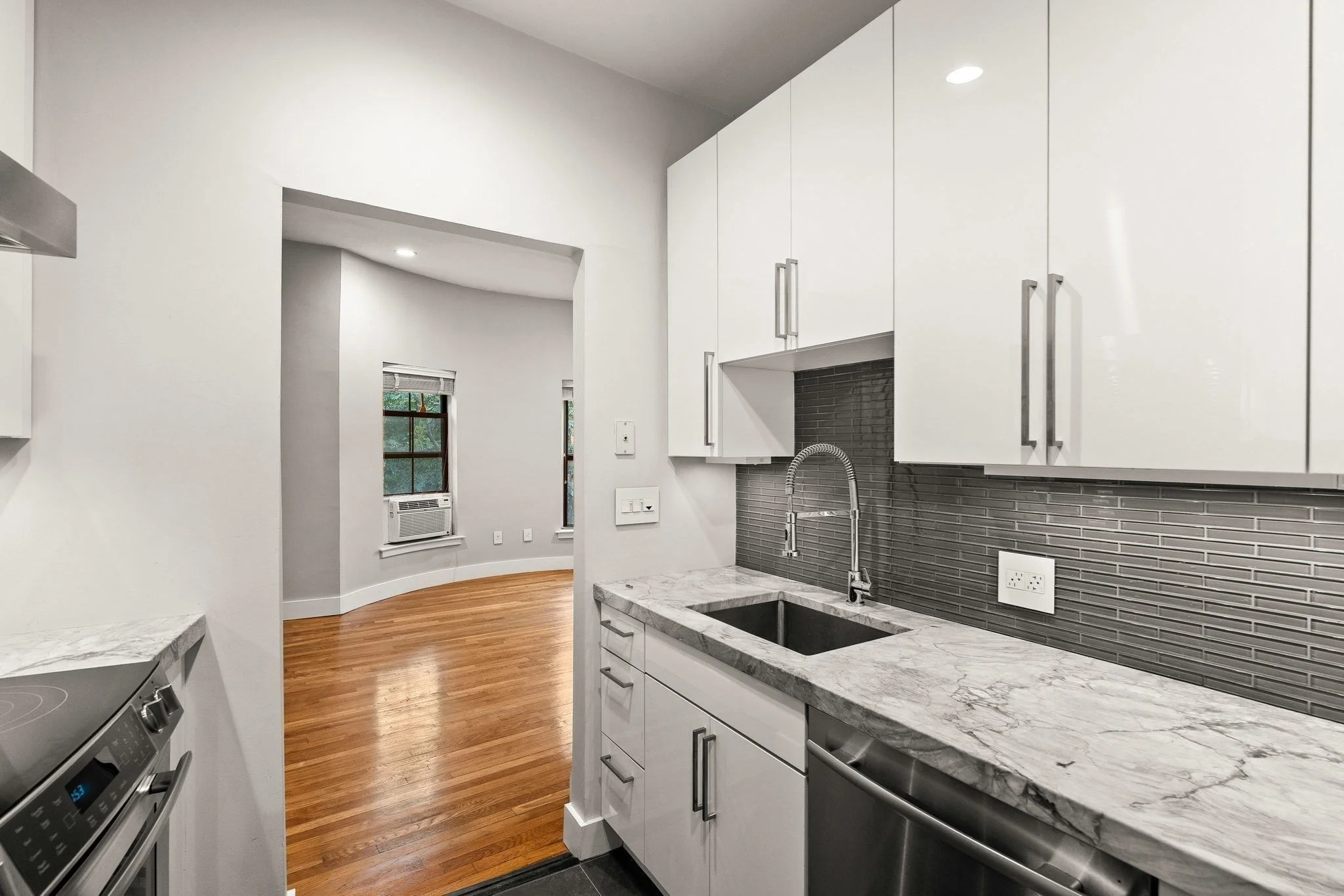 2 bed, 1 bath apartment for rent at 219 West Springfield St Unit 4, South End — photo 2 of 19