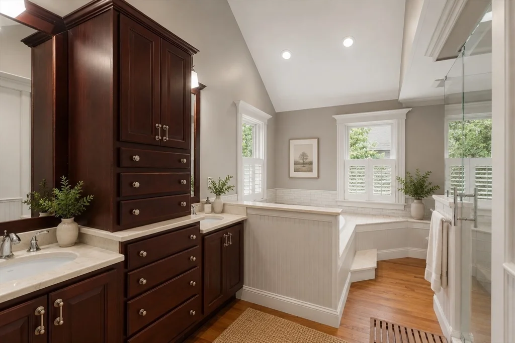 4 bed, 3 bath apartment for rent at 21A Curtis St, Marblehead — photo 9 of 23