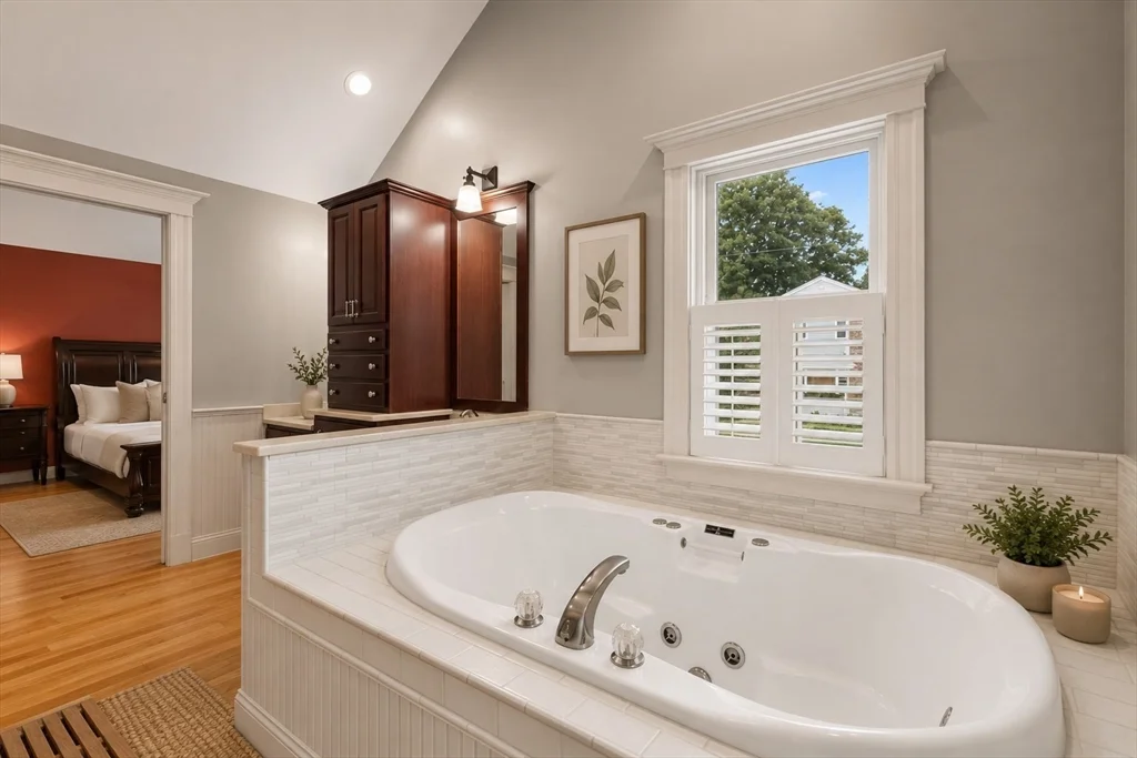 4 bed, 3 bath apartment for rent at 21A Curtis St, Marblehead — photo 10 of 23