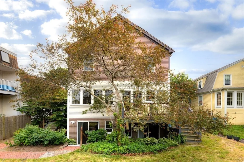 4 bed, 3 bath apartment for rent at 21A Curtis St, Marblehead — photo 18 of 23