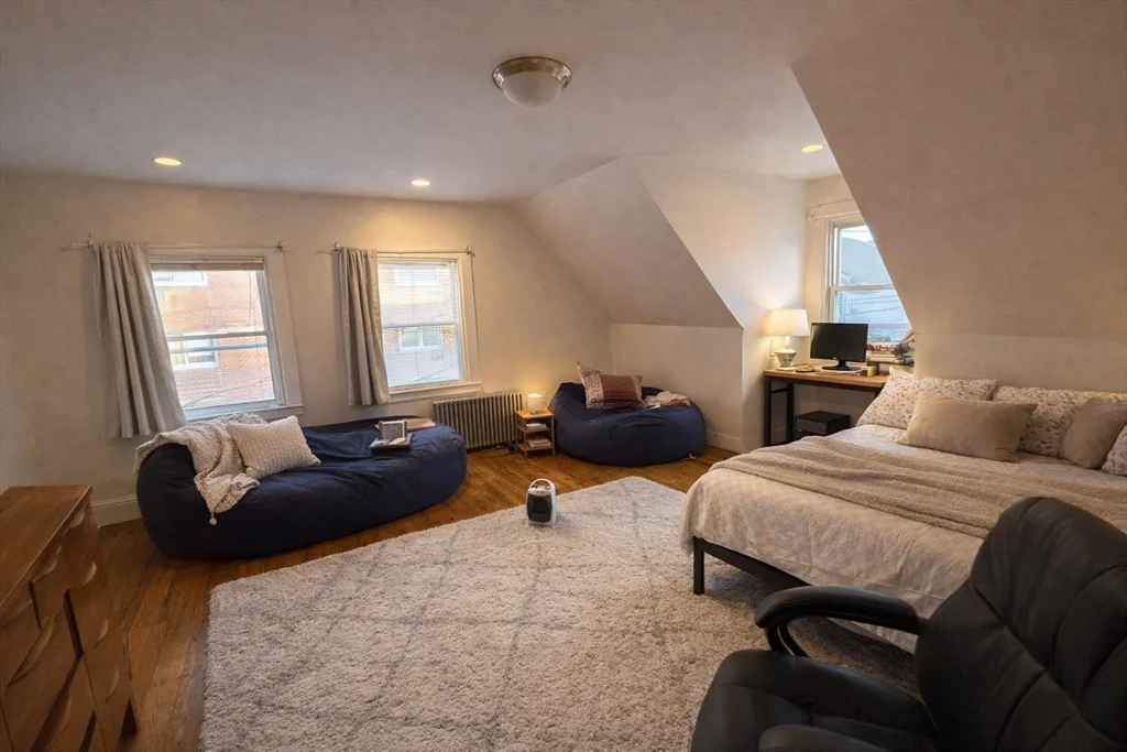 4 bed, 2 bath apartment for rent at 21A Highland St , Unit 2, Mission Hill — photo 3 of 8