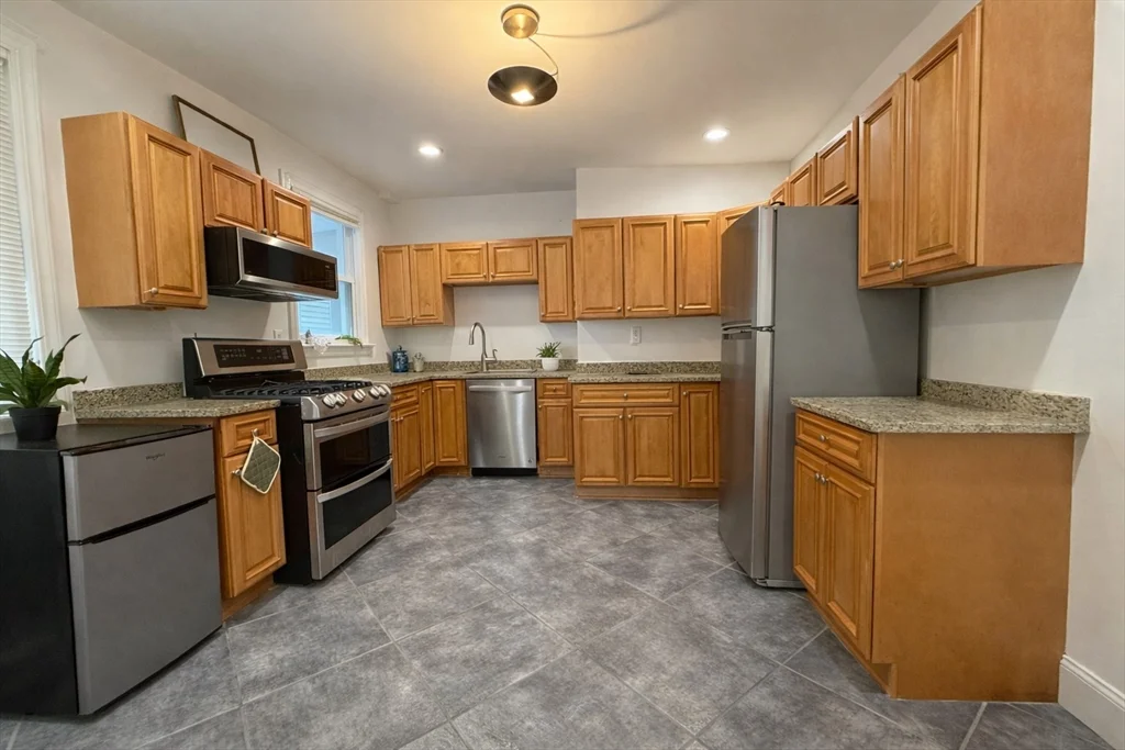4 bed, 2 bath apartment for rent at 21A Highland St , Unit 2, Mission Hill — photo 1 of 8
