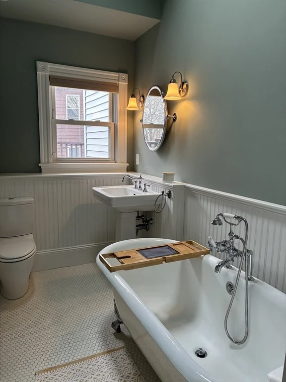 2 bed, 2 bath apartment for rent at 21A Linden Ave Unit 21A, Porter Square — photo 9 of 25
