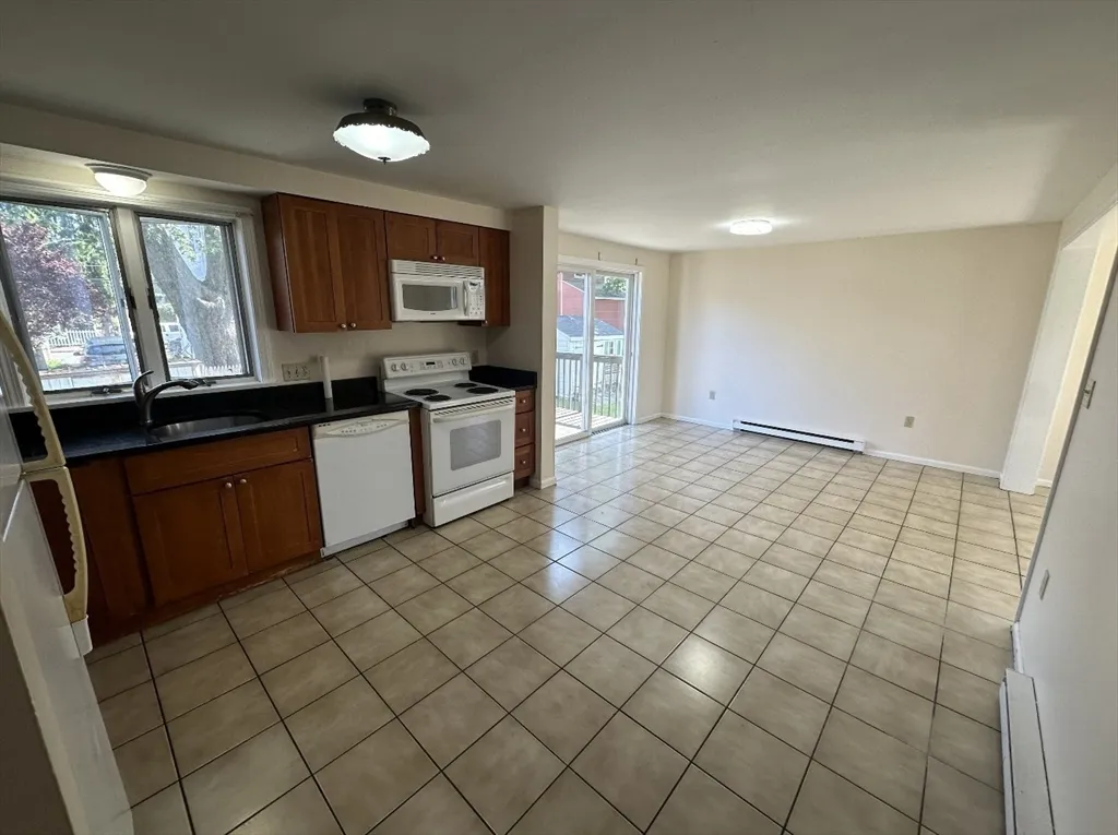 3 bed, 1 bath apartment for rent at 21A Mystic River Rd Unit 1, West Medford — photo 3 of 17