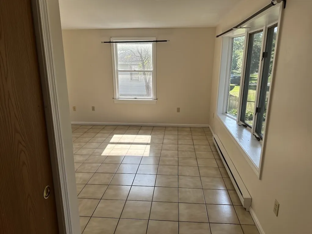 3 bed, 1 bath apartment for rent at 21A Mystic River Rd Unit 1, West Medford — photo 7 of 17