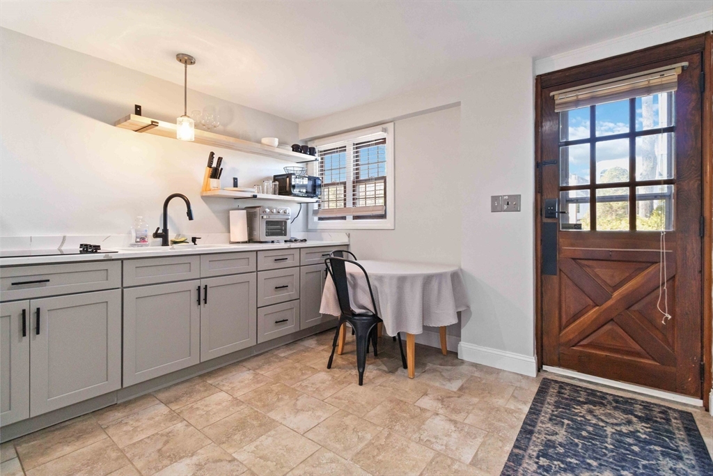 2 bed, 1 bath apartment for rent at 21A Stowe Rd Unit A, Southborough — photo 2 of 24