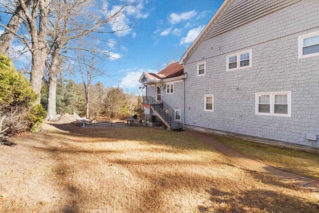 2 bed, 1 bath apartment for rent at 21A Stowe Rd Unit A, Southborough — photo 22 of 24