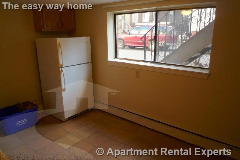 2 bed, 1 bath apartment for rent at 21A Suffolk St, Central Square — photo 3 of 12